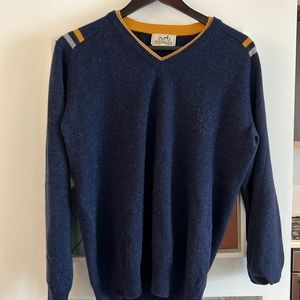 Hermes V-Neck sweater. medium, 100% authentic